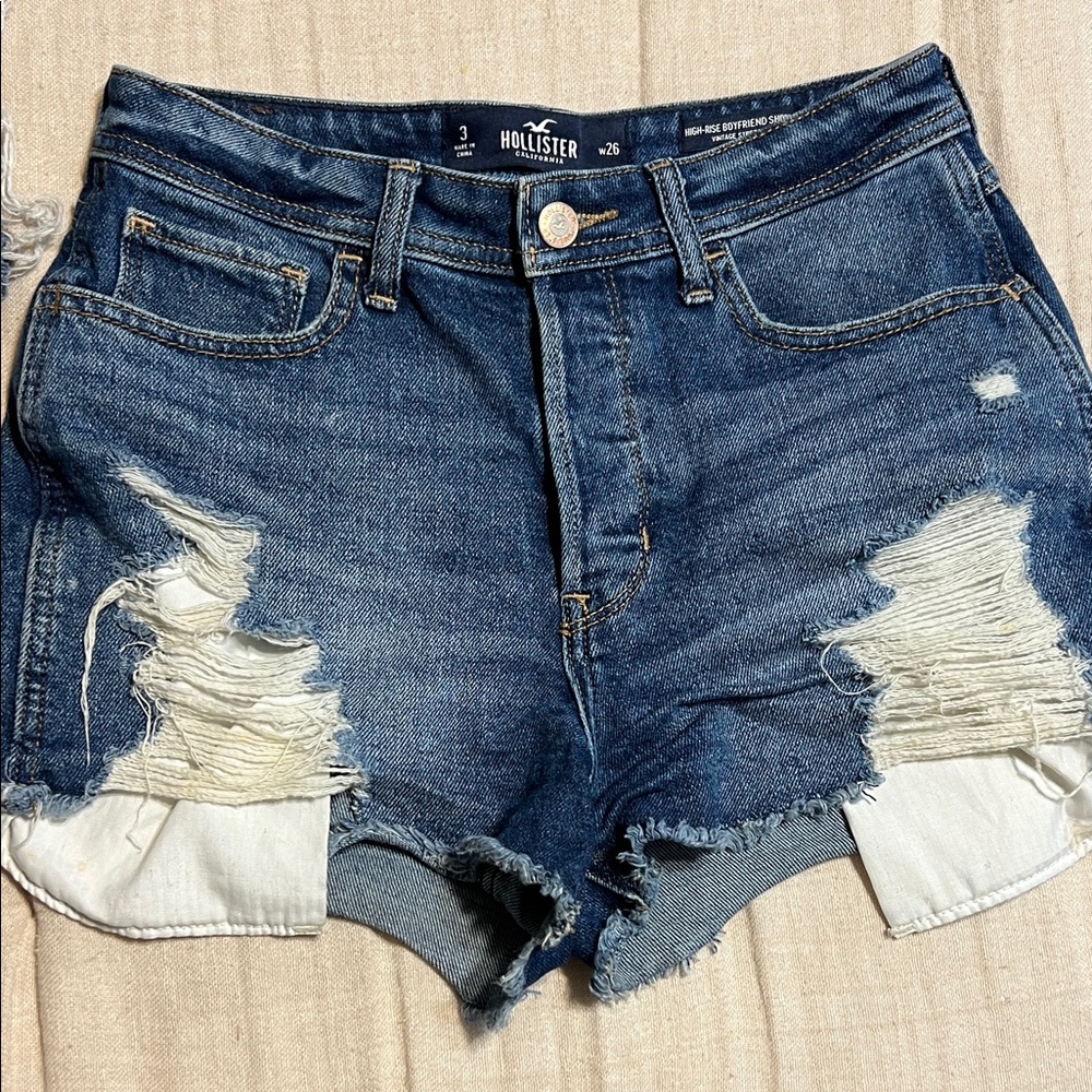 Hollister high rise boyfriend Shorts